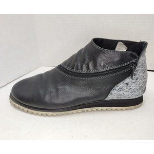 Women's Size 37 US 7 Leather Ankle Shoes Booties Clamp PT Side Zipper Black